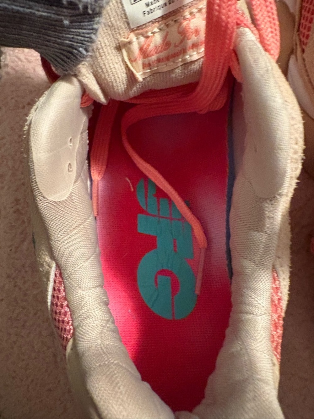 New Balance Pink 9060 sneakers New - Picture 5 of 6